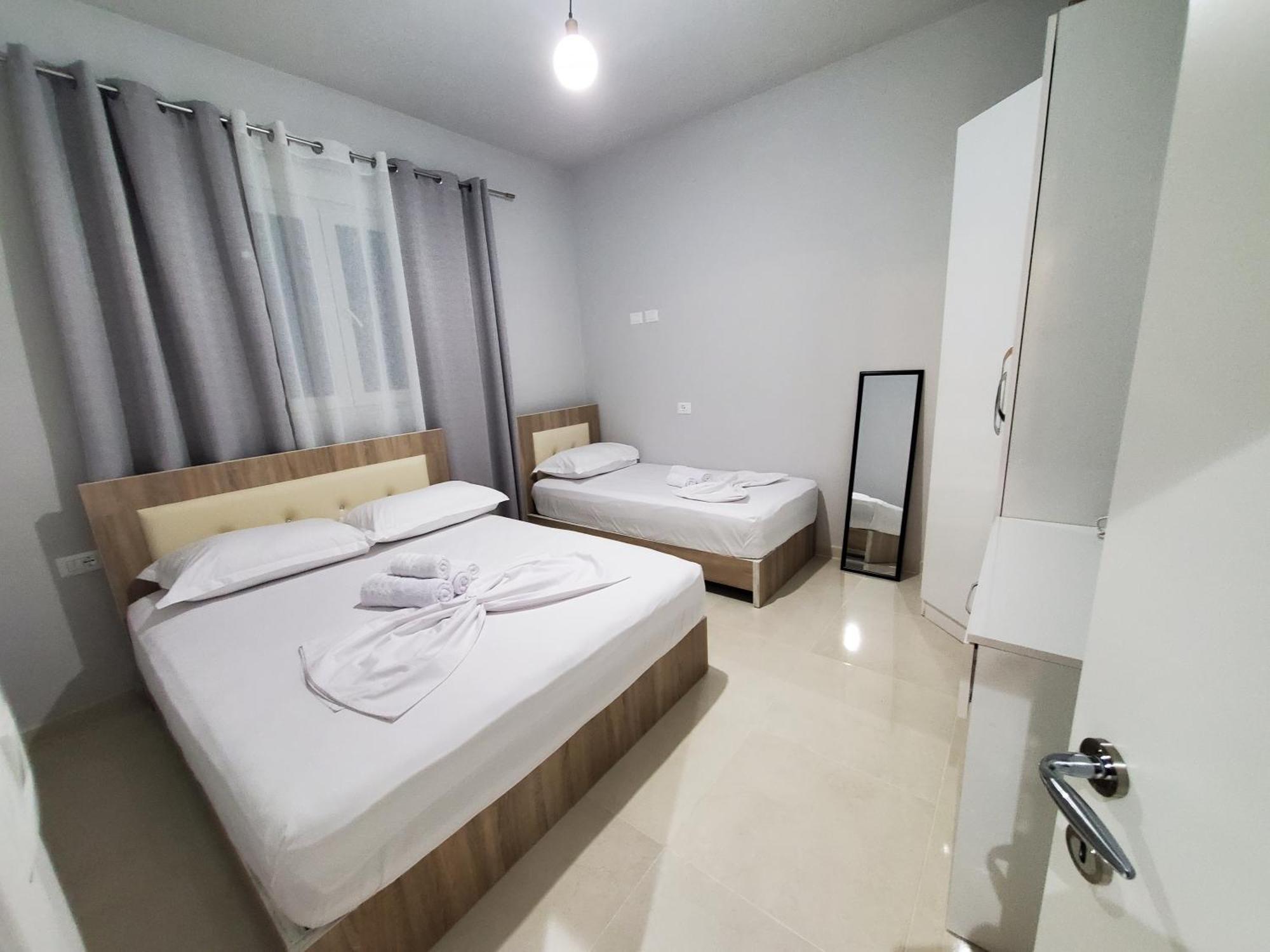 Twins Apartment Permet Ngoại thất bức ảnh
