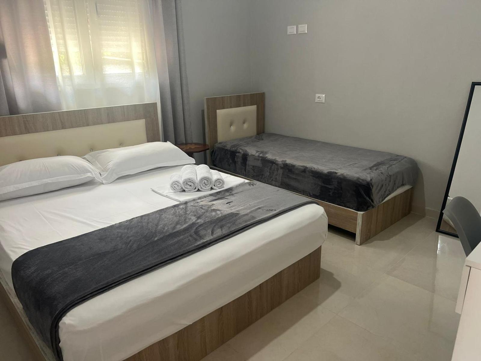 Twins Apartment Permet Ngoại thất bức ảnh